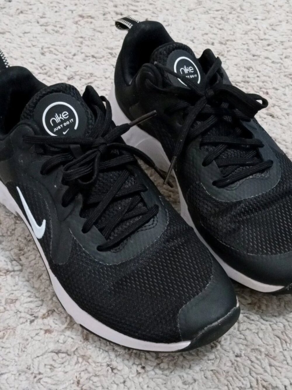 Nike Women's Renew In Season TR 11 Running Shoes DA1349 004 Size 7 Black / White